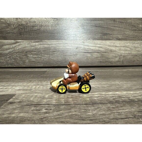 Mario Kart Hot Wheels Tanooki 2018 Mattel Mario Standard Kart - Raccoon - Picture 5 of 7